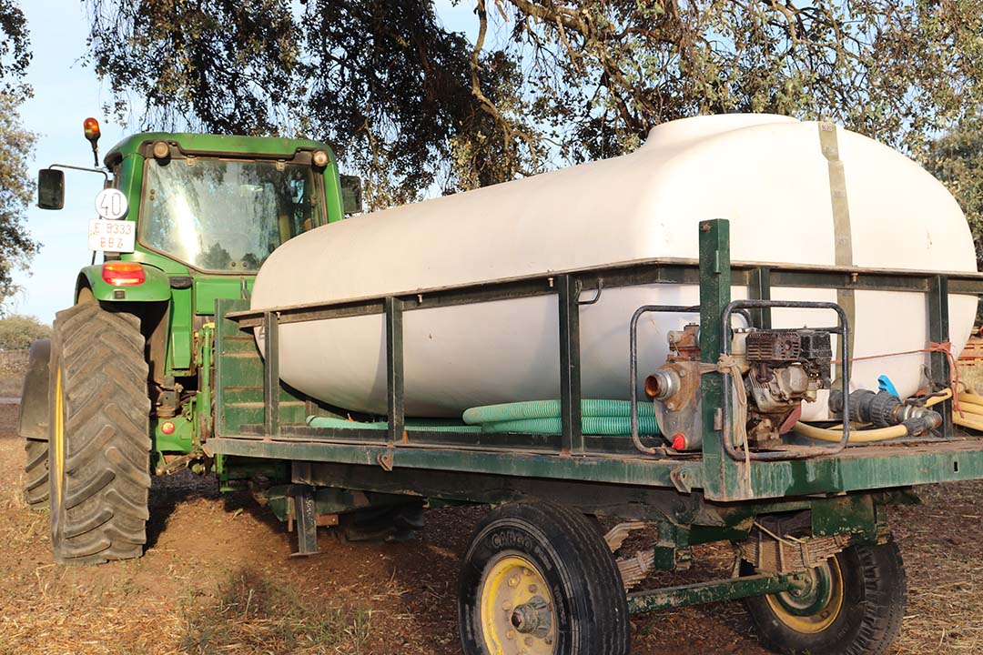Not all fincas have their own water supply for drinking and cooling purposes.
